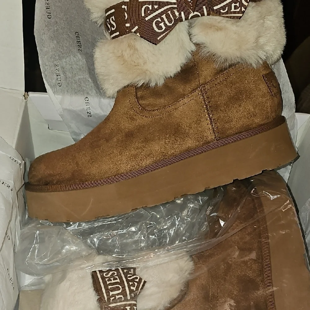 Guess NWT Brown Suede Denla Boots with Fur Trim Size 9